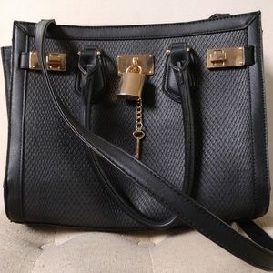 ALDO Gilliam Black Handbag Purse Gold Lock & Key